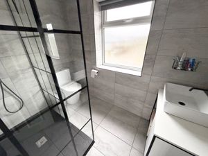 En Suite- click for photo gallery